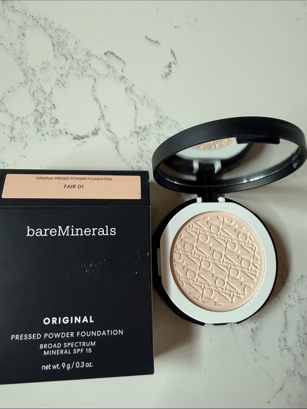 bareMinerals ORIGINAL Talc-Free Pressed Mineral Powder Foundation SPF 15 Fair 01 - Picture 4 of 5